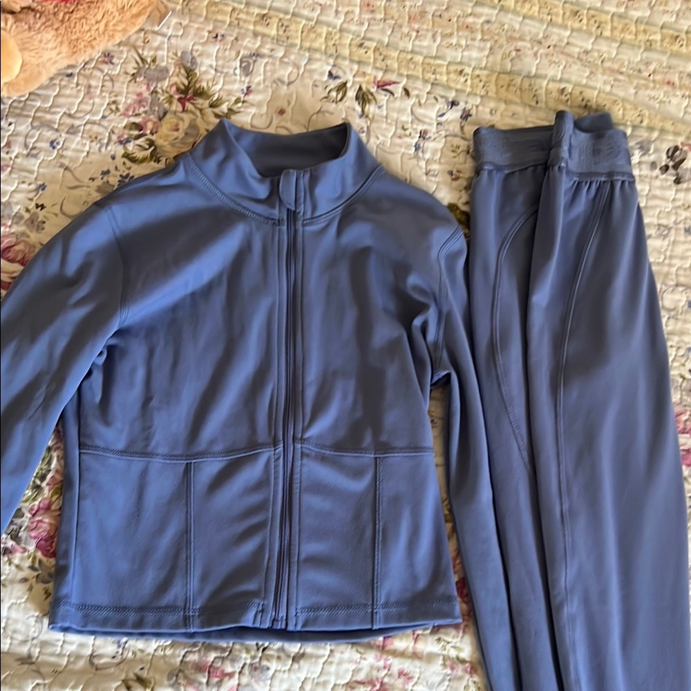 PINK Victoria's Secret Light Blue Top & leggings both XS